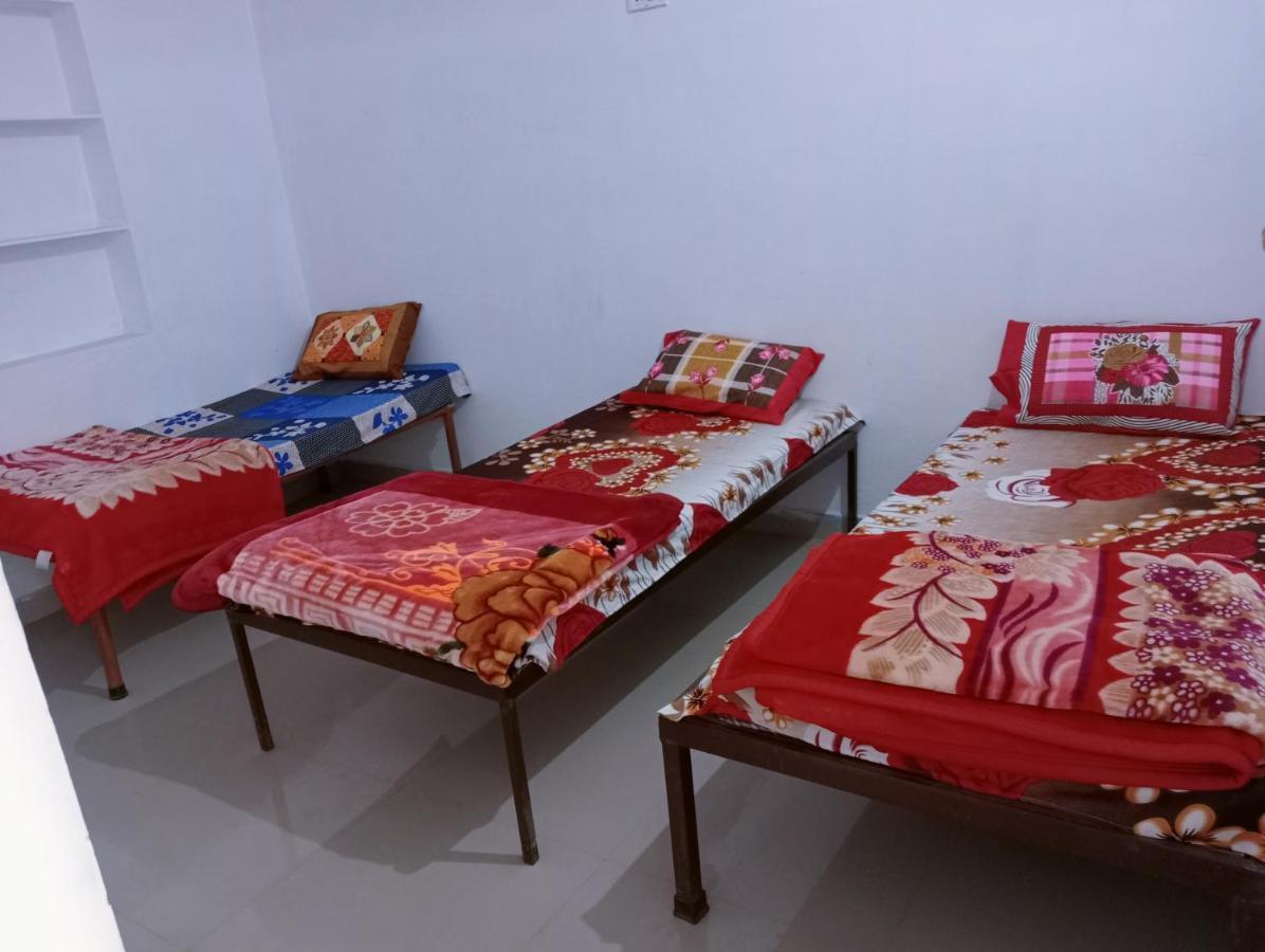 פושקאר Veera'S Hostel מראה חיצוני תמונה