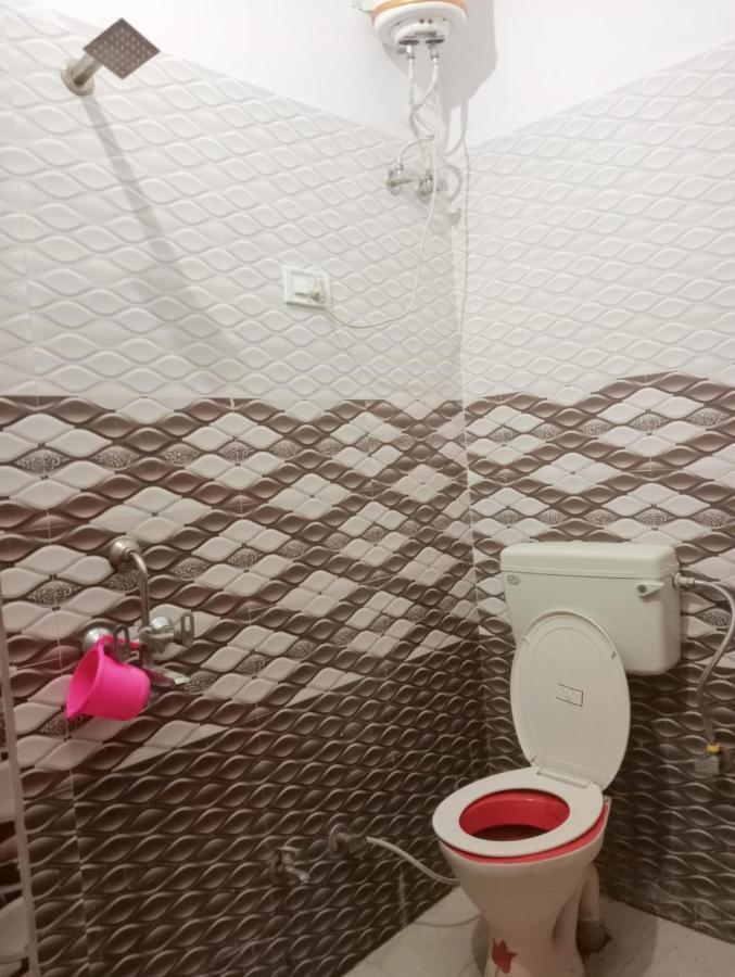 פושקאר Veera'S Hostel מראה חיצוני תמונה